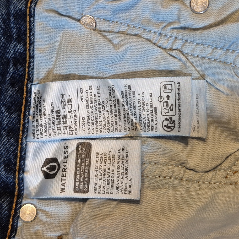 NWT•Woman's Levi's 501 Original•High Rise•Button Fly•W33/L32•100%Cotton - Picture 3 of 12